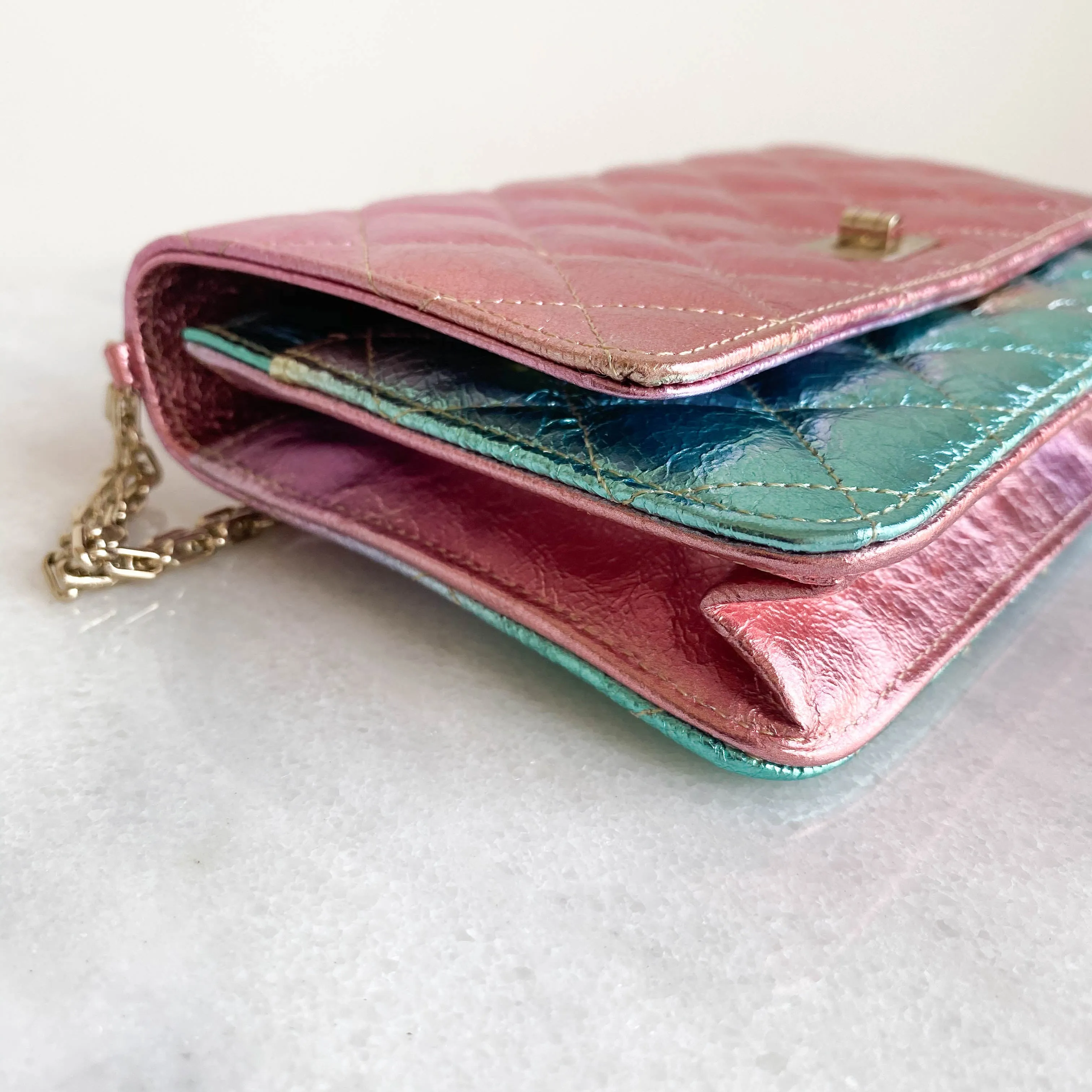 20A Rainbow Metallic 2.55 Reissue Wallet On Chain WOC