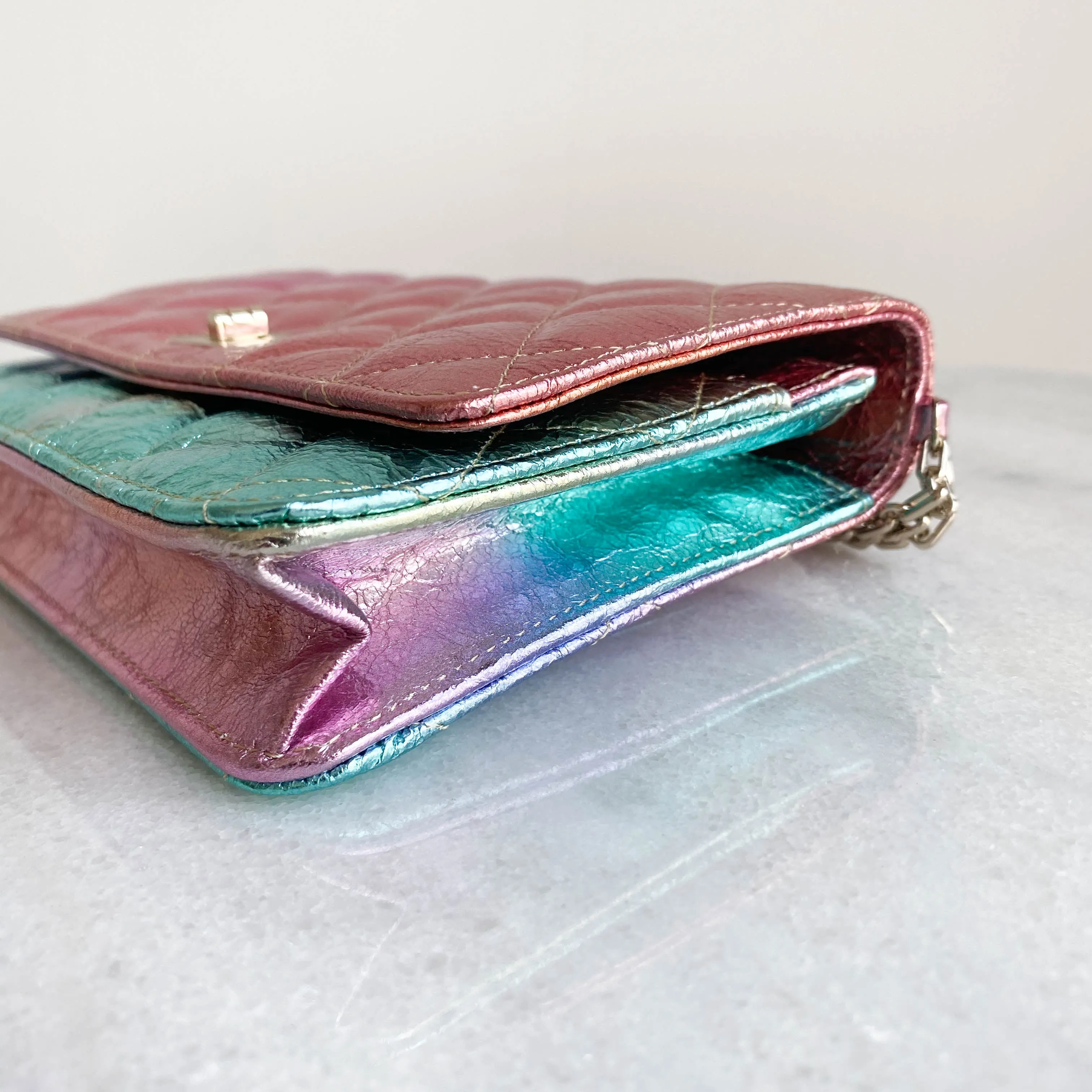 20A Rainbow Metallic 2.55 Reissue Wallet On Chain WOC