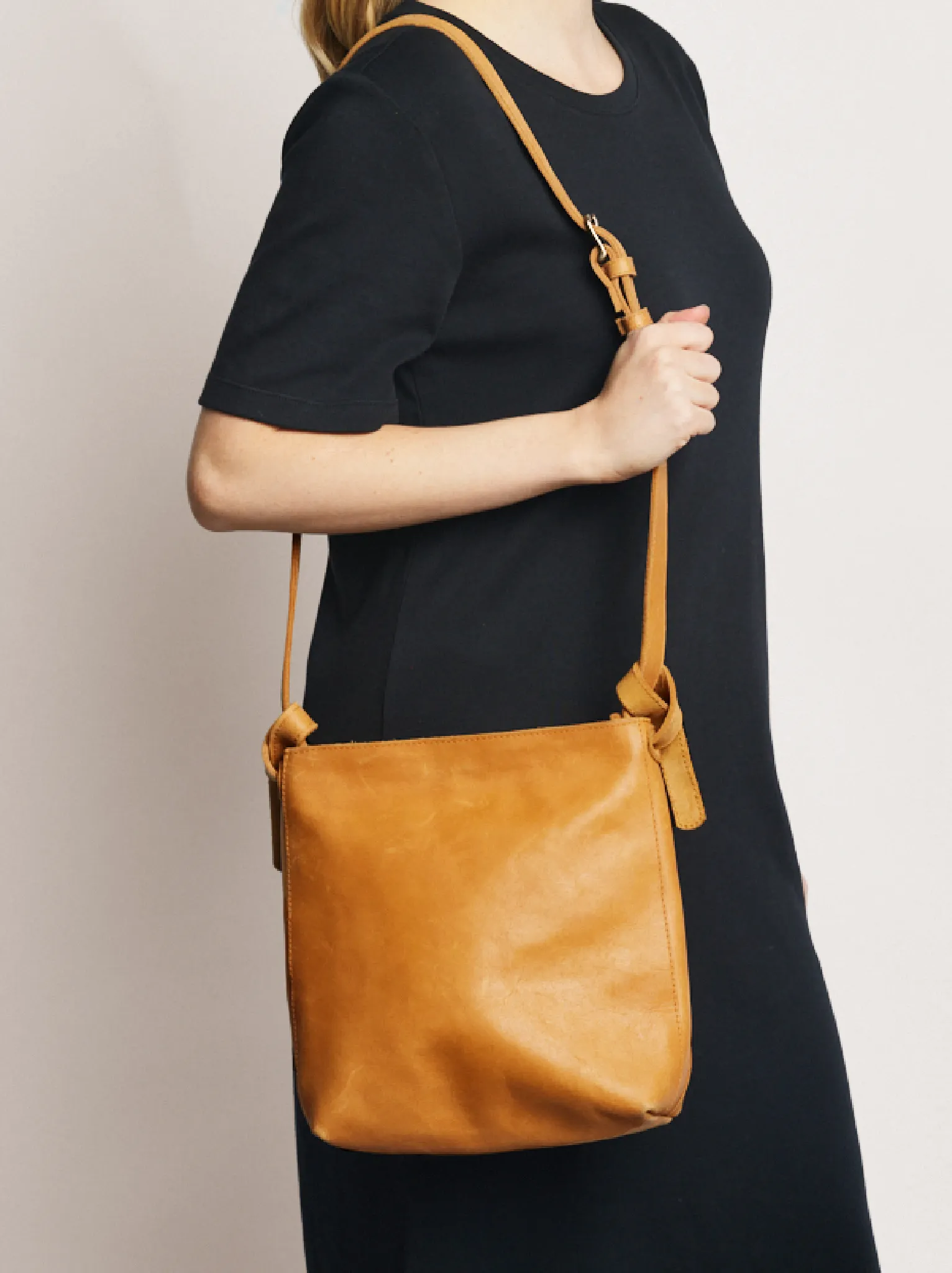 Cait Knotted Crossbody