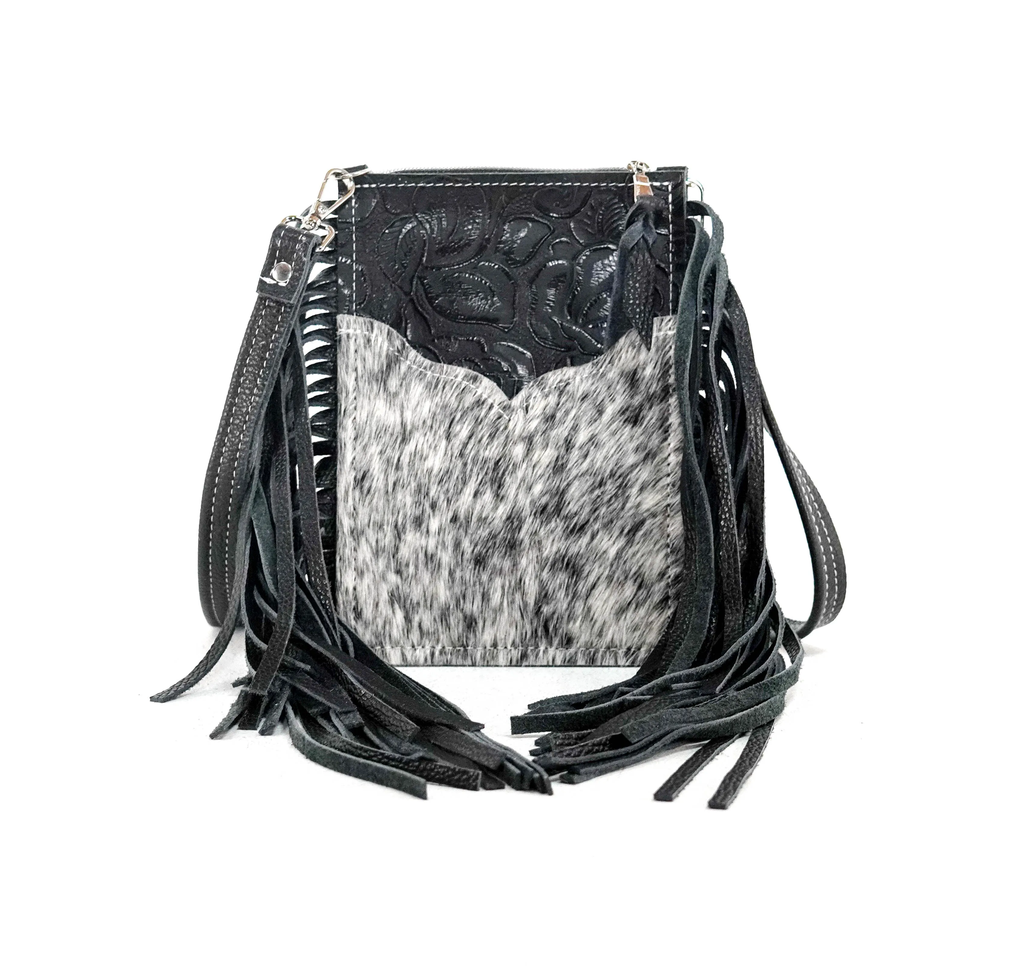 Carrie - Black & White w/ Onyx Roses