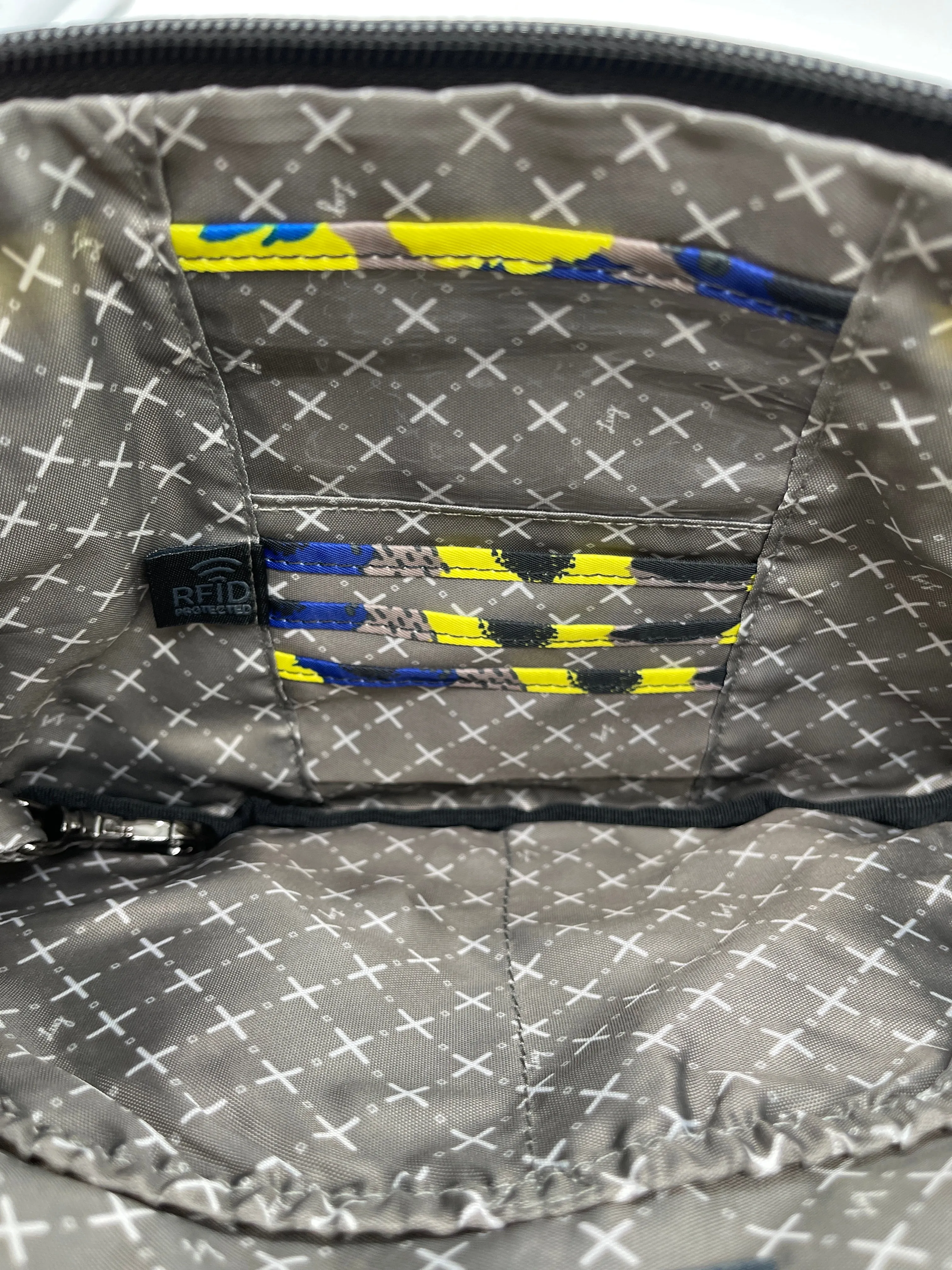 Crossbody By Cmc, Size: Small
