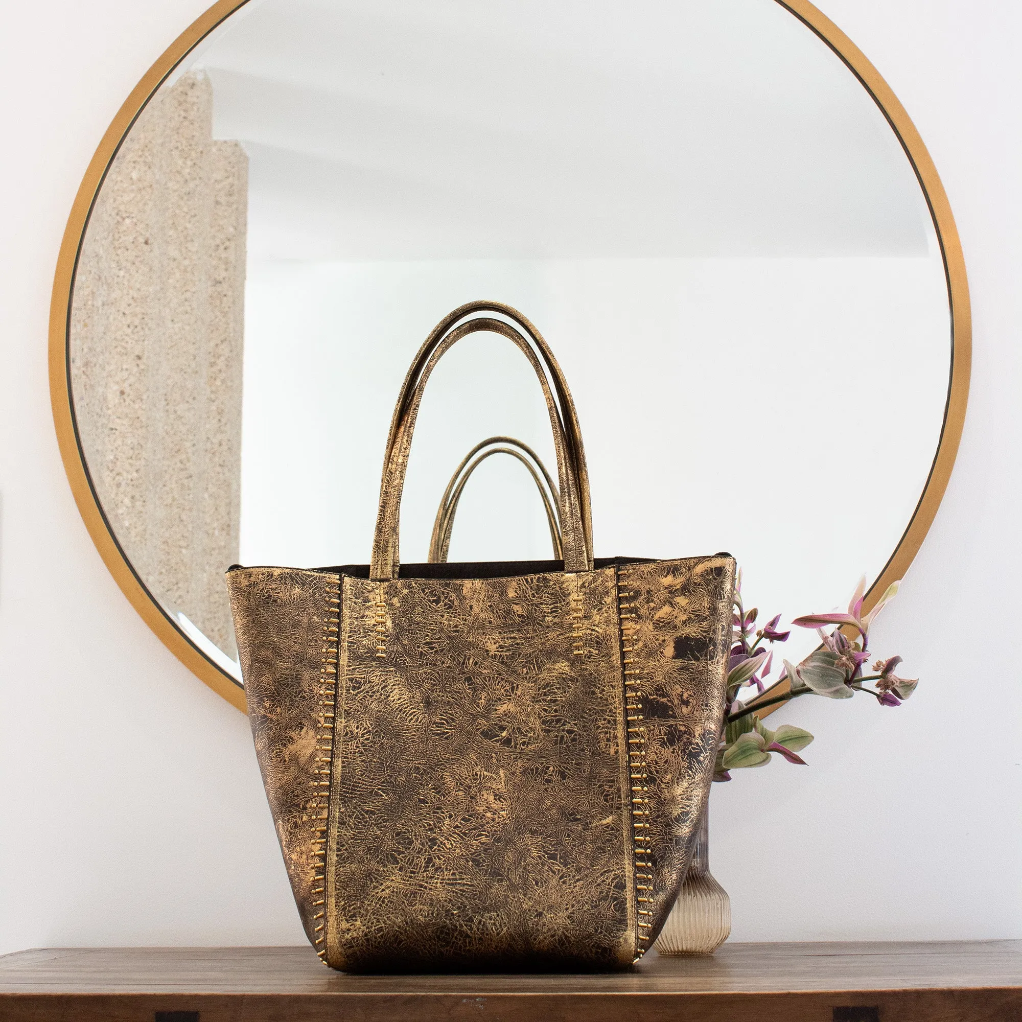 Dannita New Che  Tote "New Size"