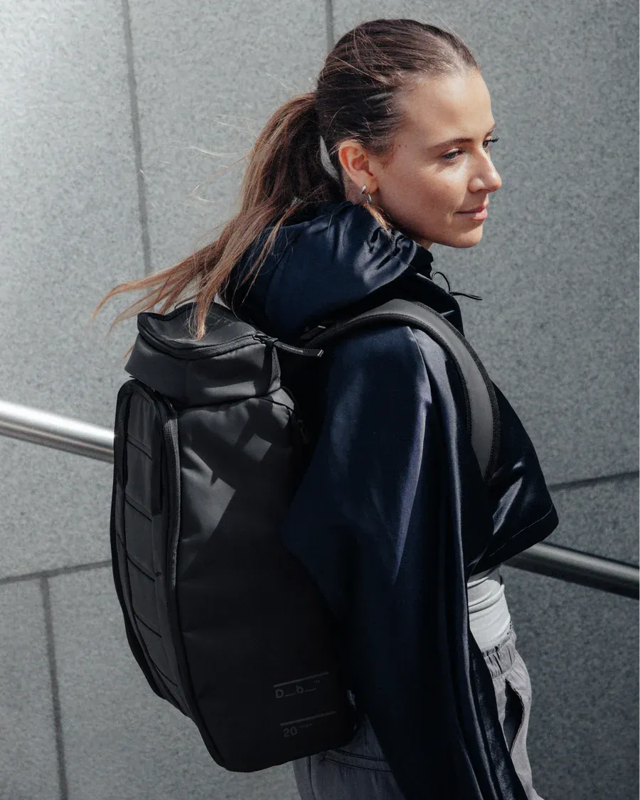 DB Journey - Hugger Backpack 20L - Black Out