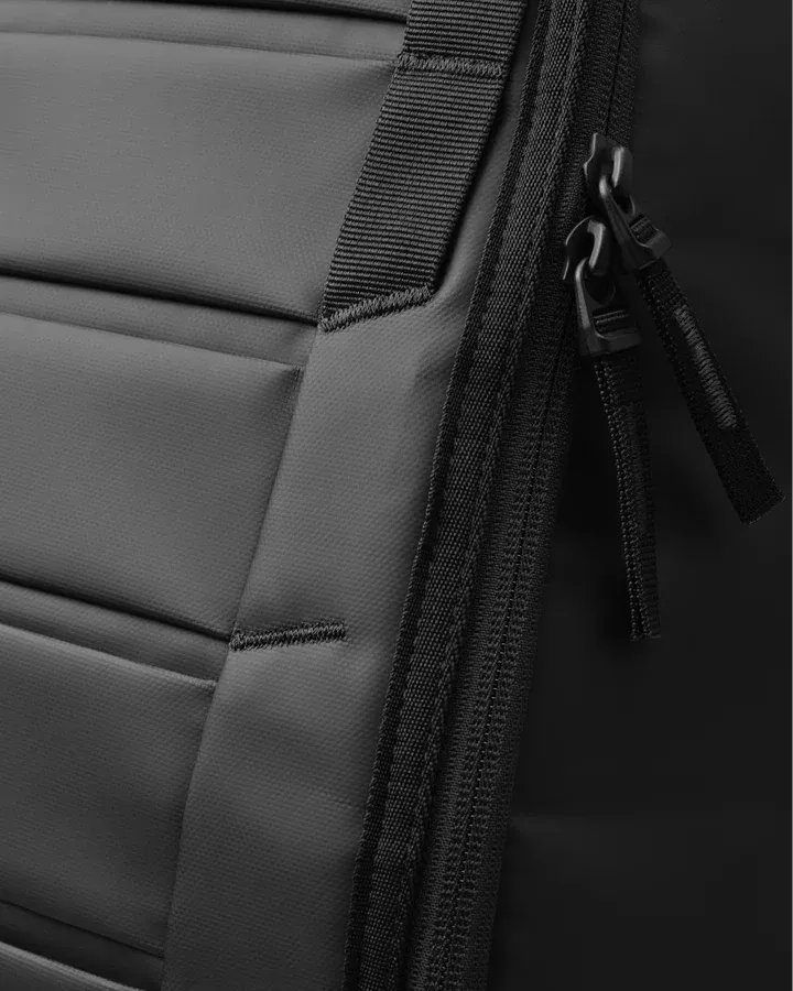 DB Journey - Hugger Backpack 25L - Black Out