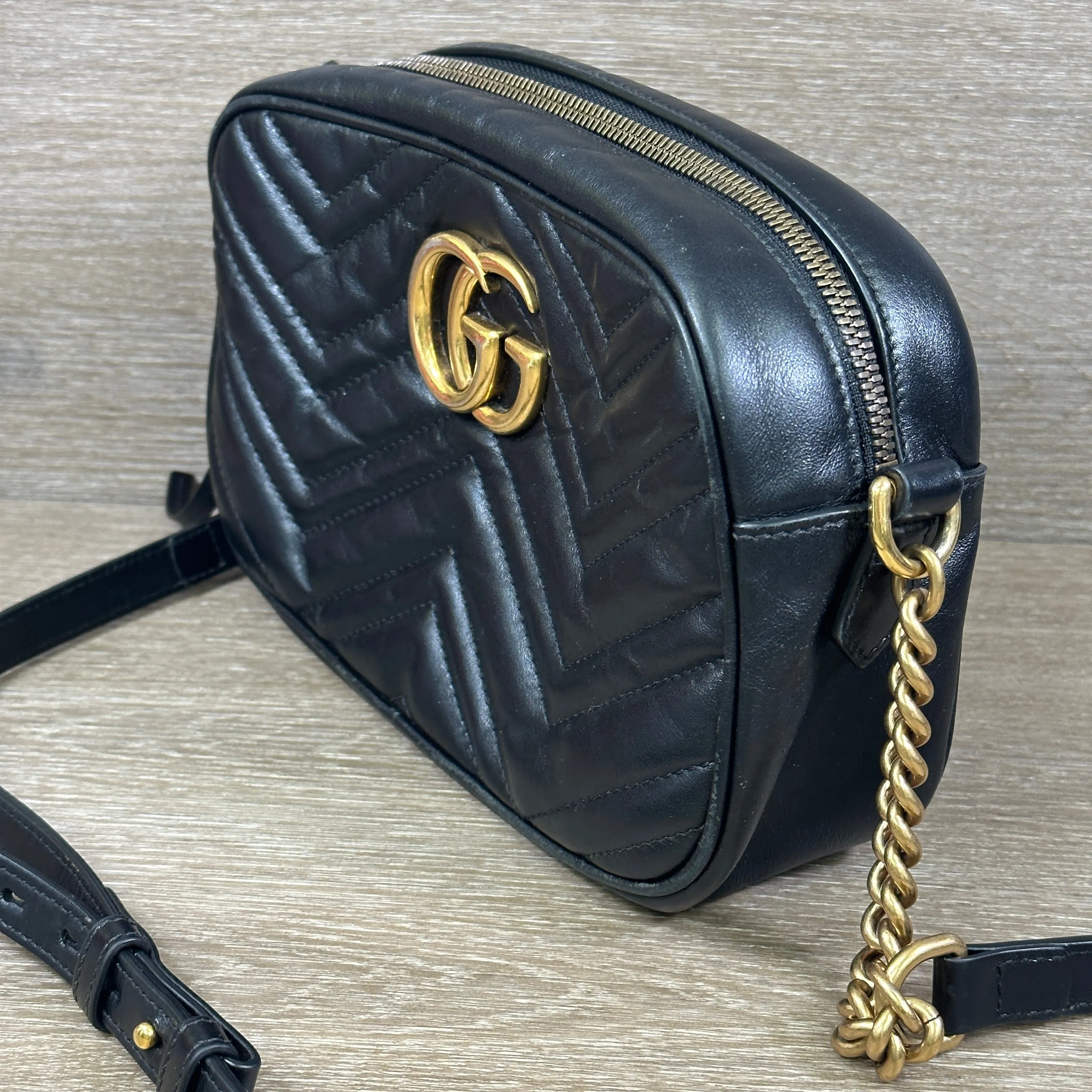 GG Marmont Small Shoulder Bag - Black