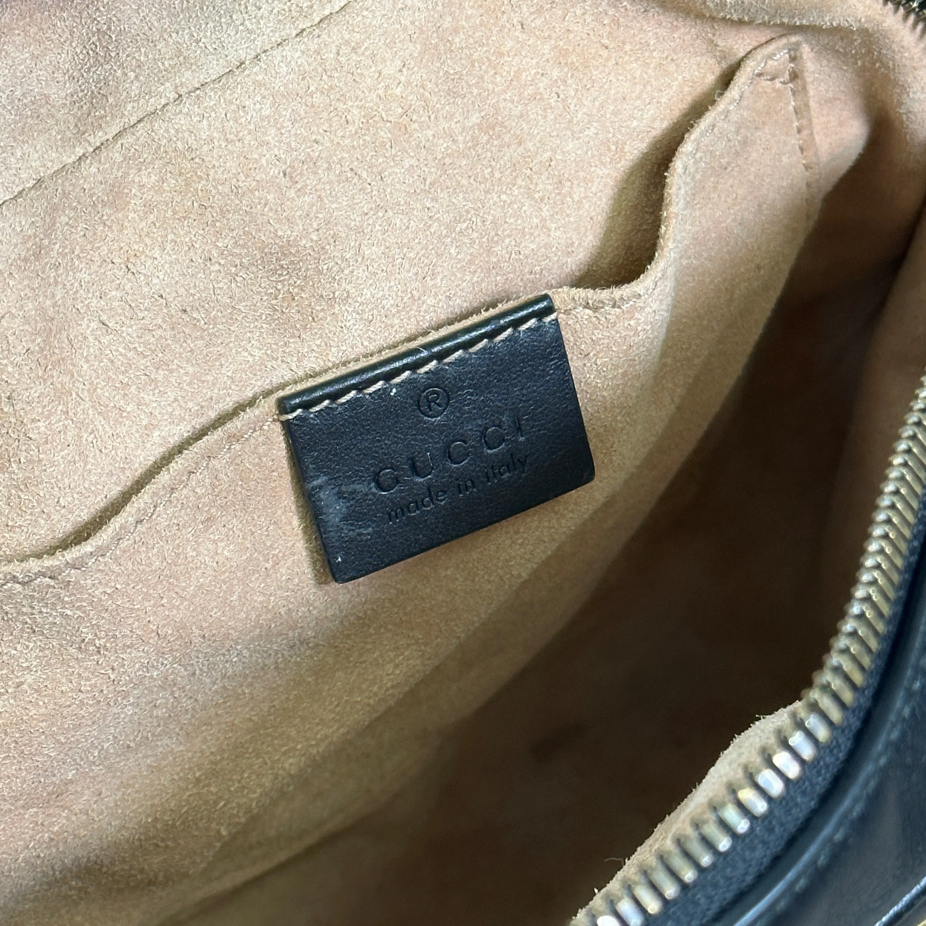 GG Marmont Small Shoulder Bag - Black