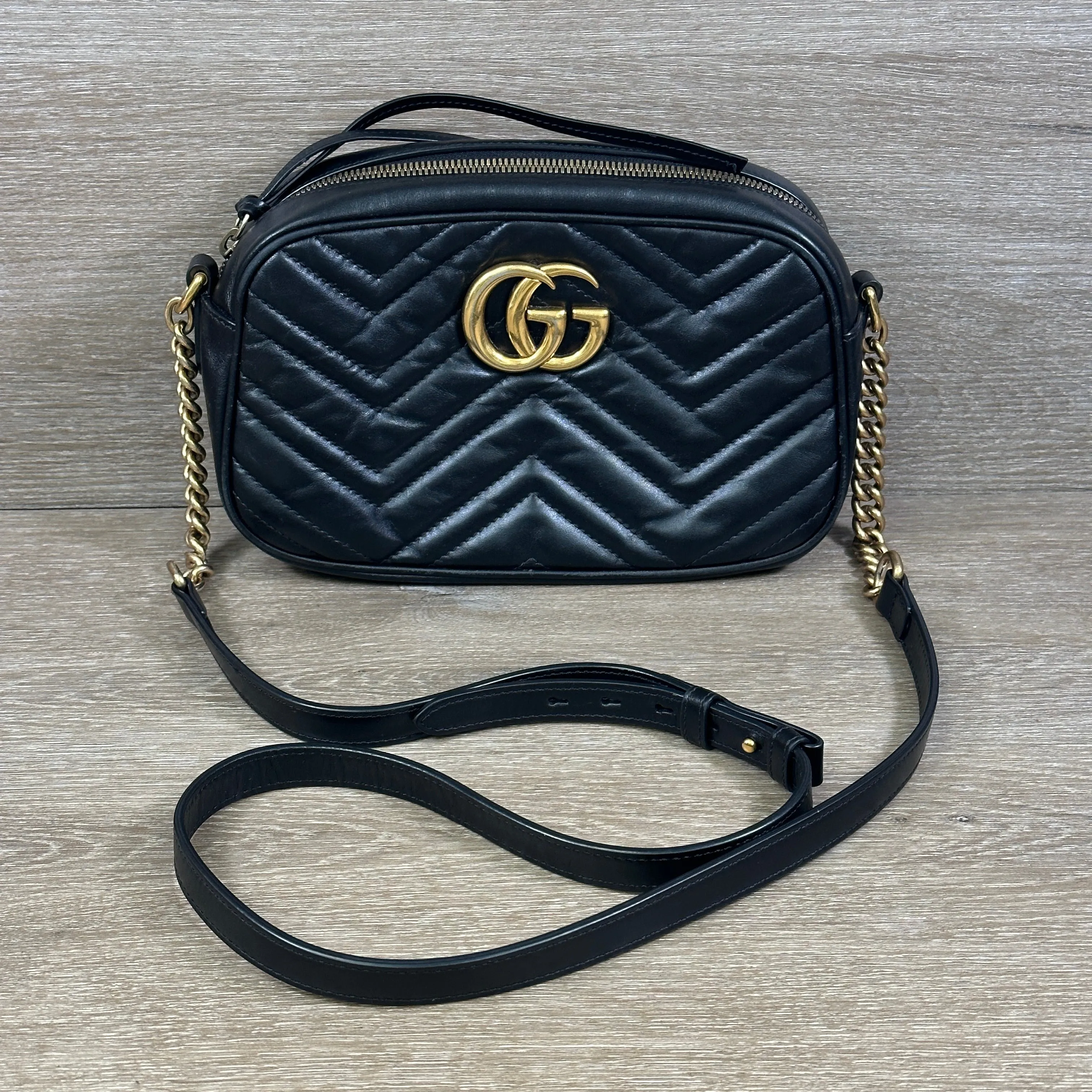 GG Marmont Small Shoulder Bag - Black