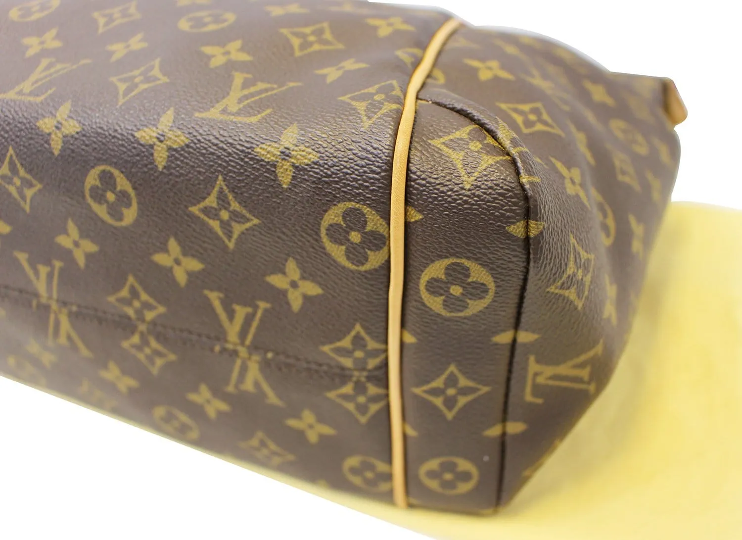 LOUIS VUITTON Monogram Canvas Totally MM Tote Bag