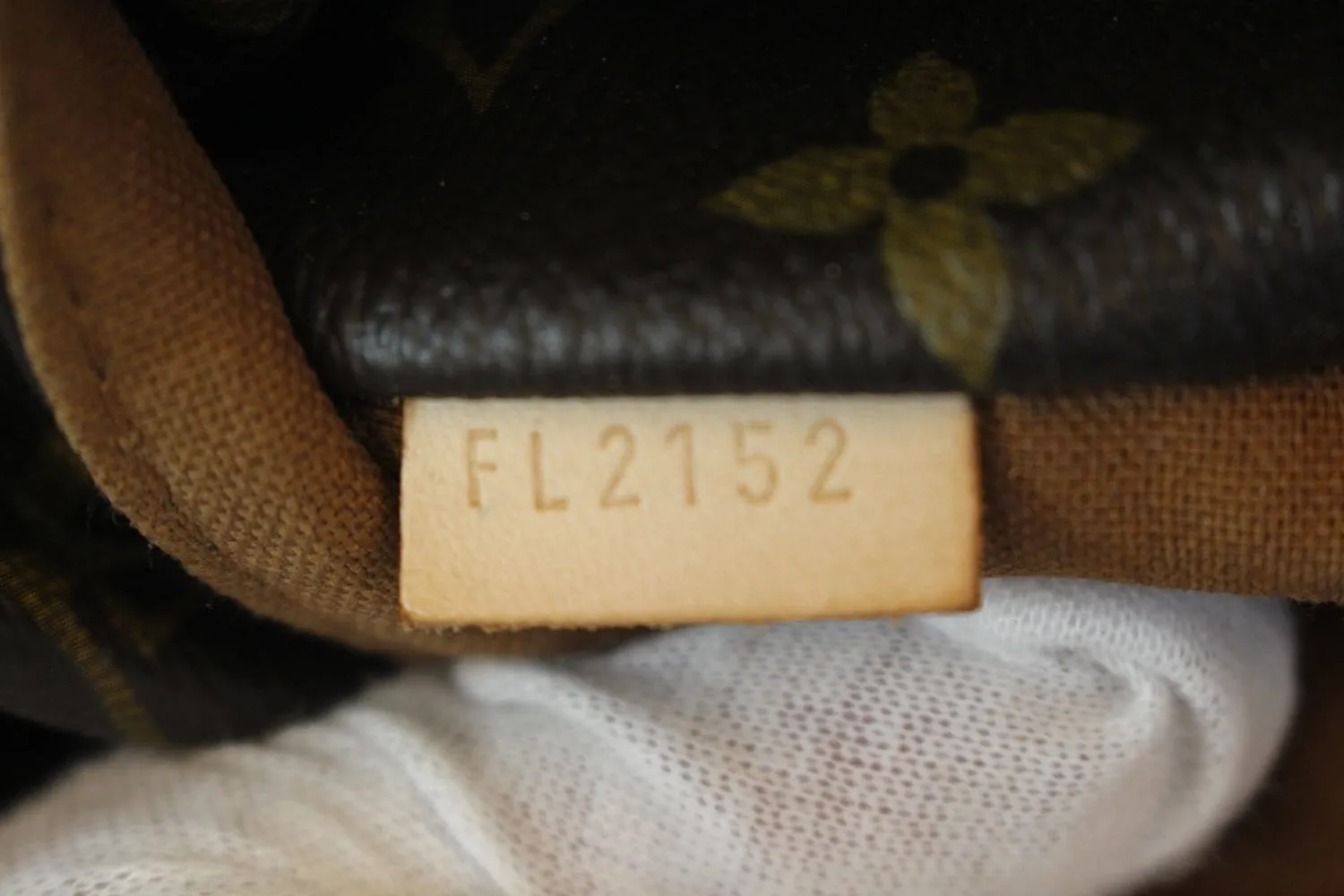 LOUIS VUITTON Monogram Canvas Totally MM Tote Bag