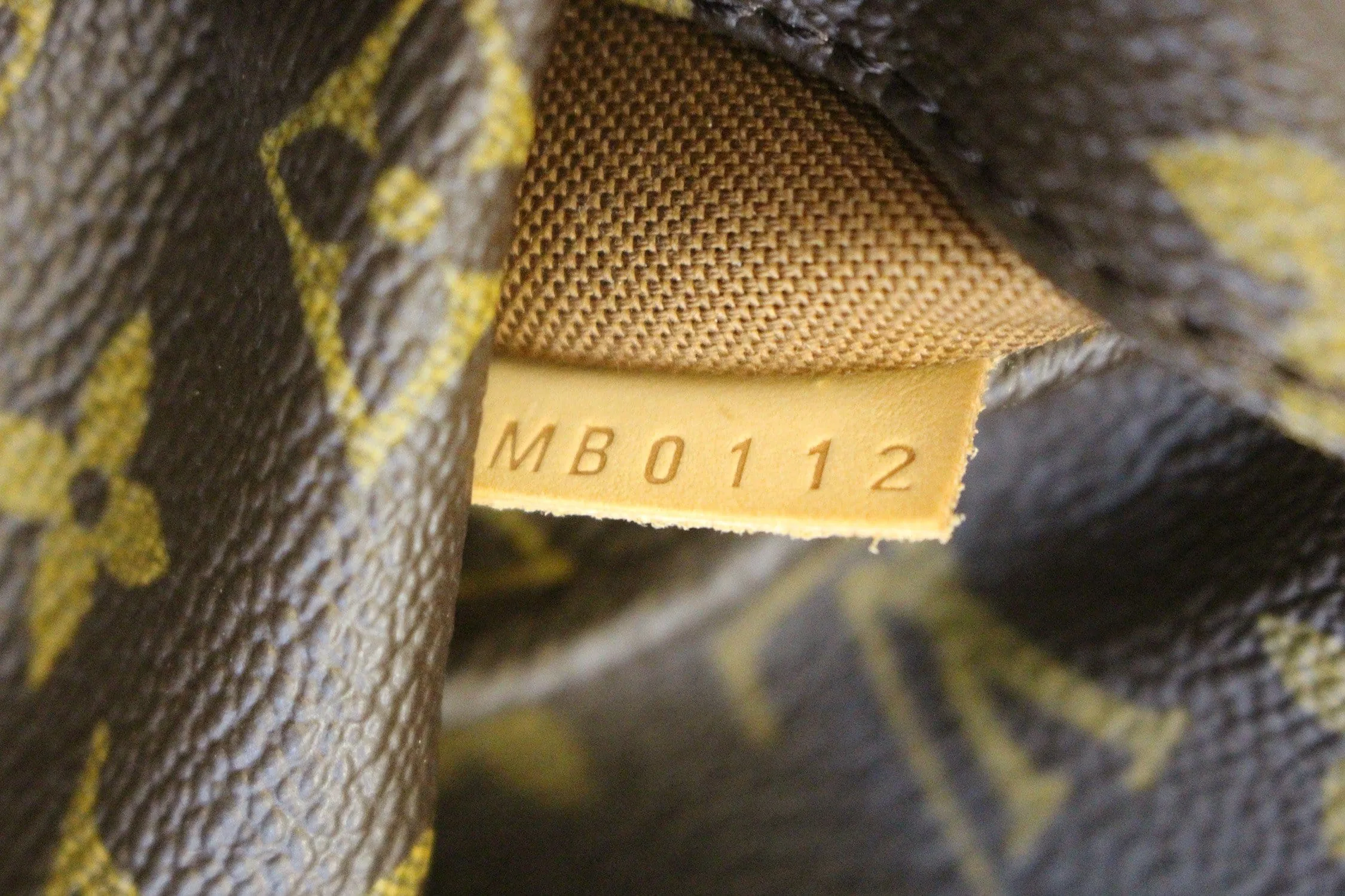 LOUIS VUITTON Monogram Canvas Totally MM Tote Bag