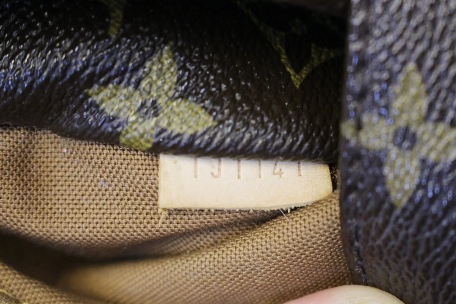 LOUIS VUITTON Monogram Canvas Totally MM Tote Brown Bag