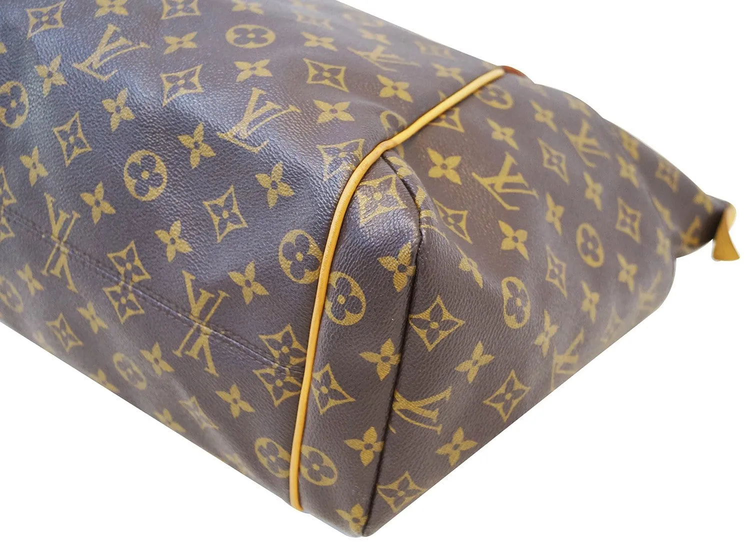 LOUIS VUITTON Monogram Totally MM Shoulder Handbag