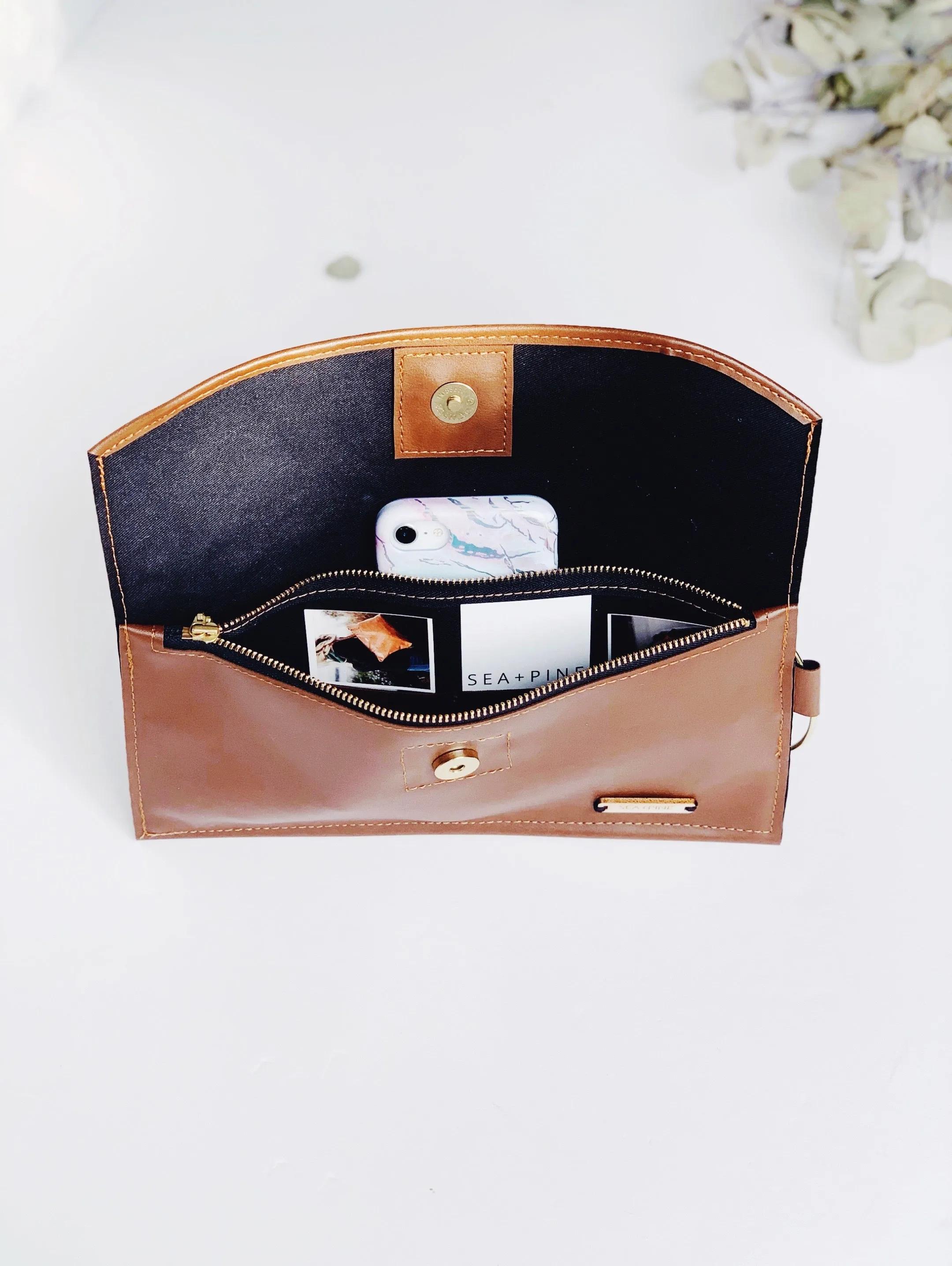 Modern Wallet & Wristlet