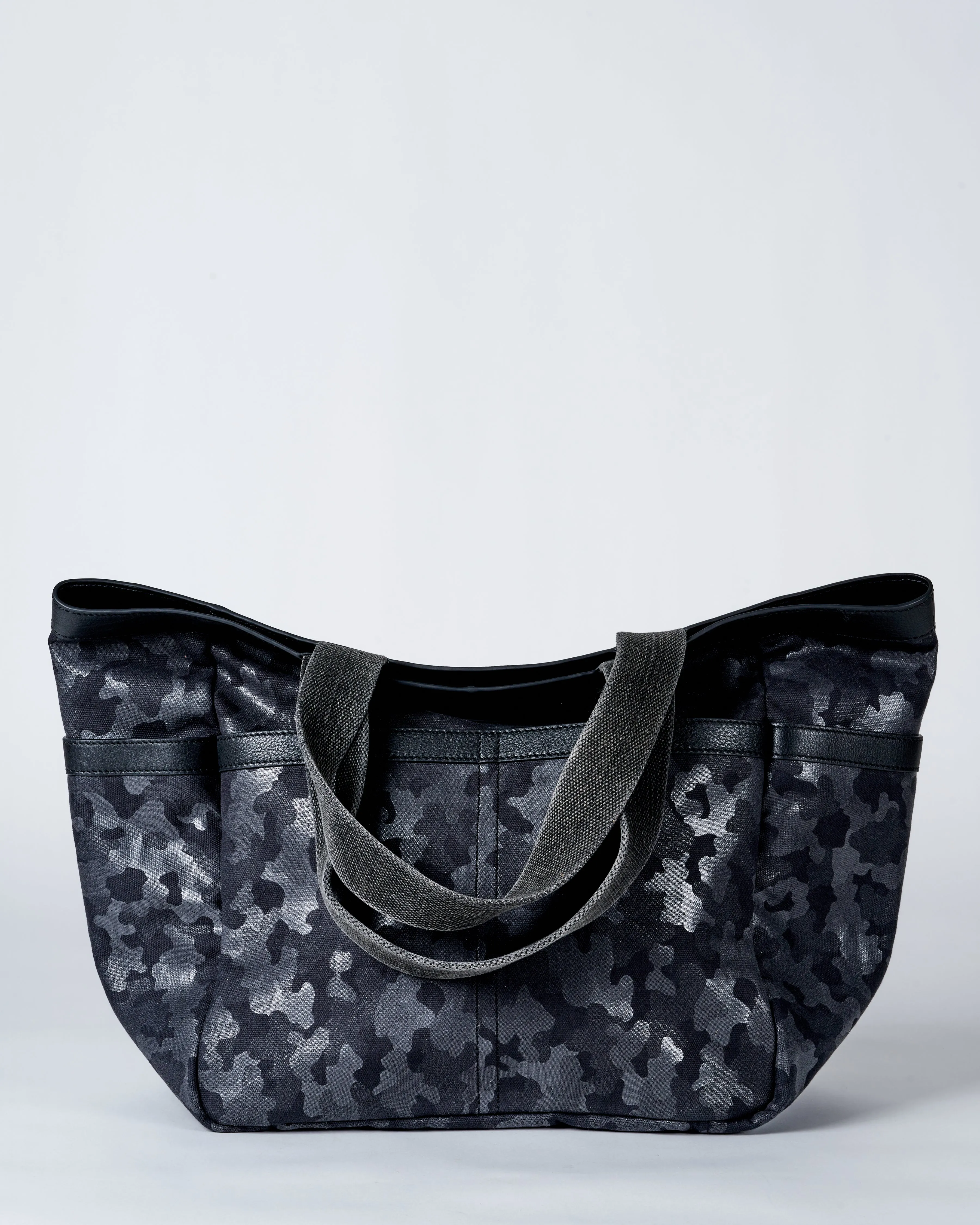 small salcombe tote - black and grey camo